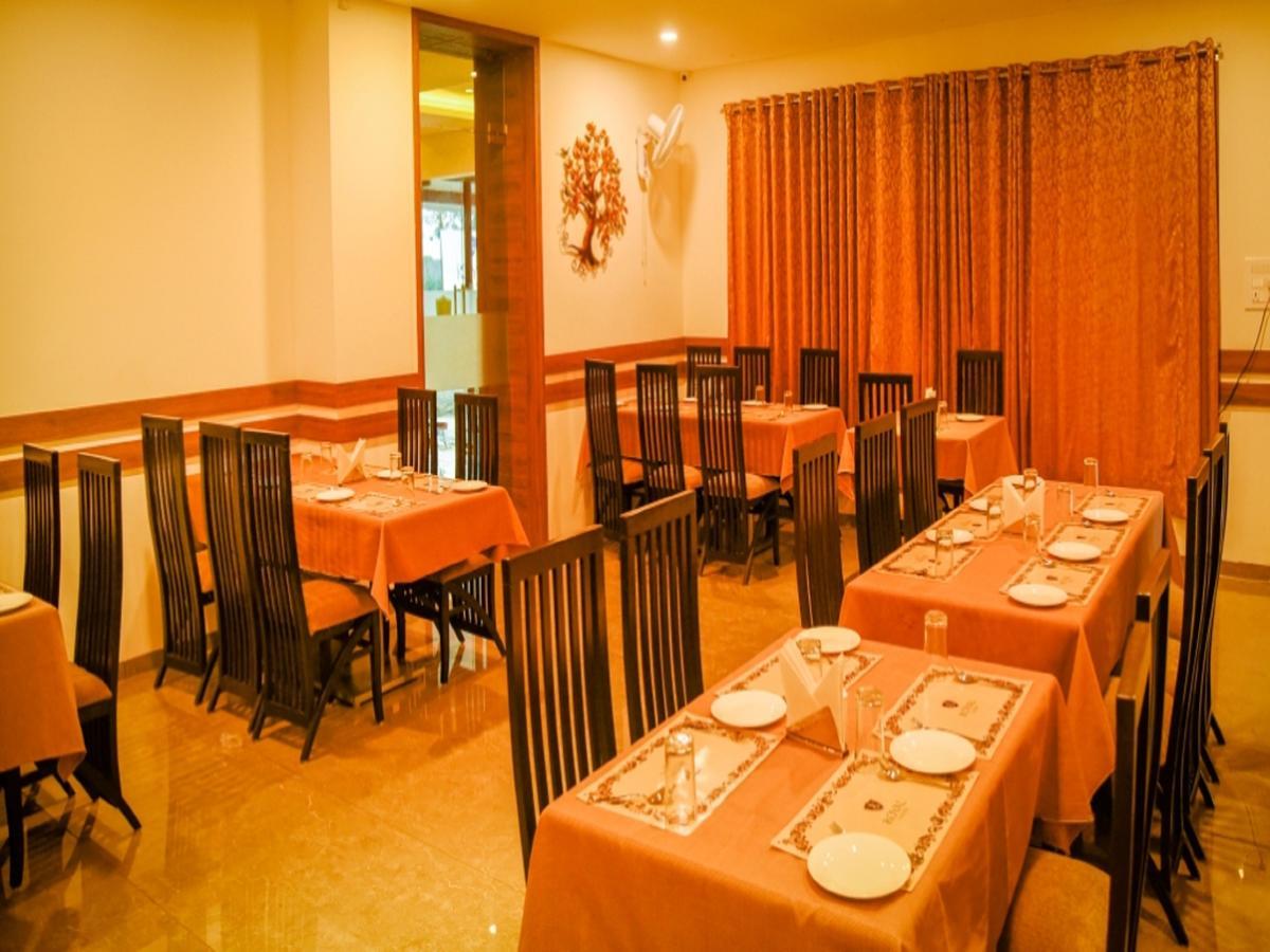 Royal Inn Khandwa Ngoại thất bức ảnh