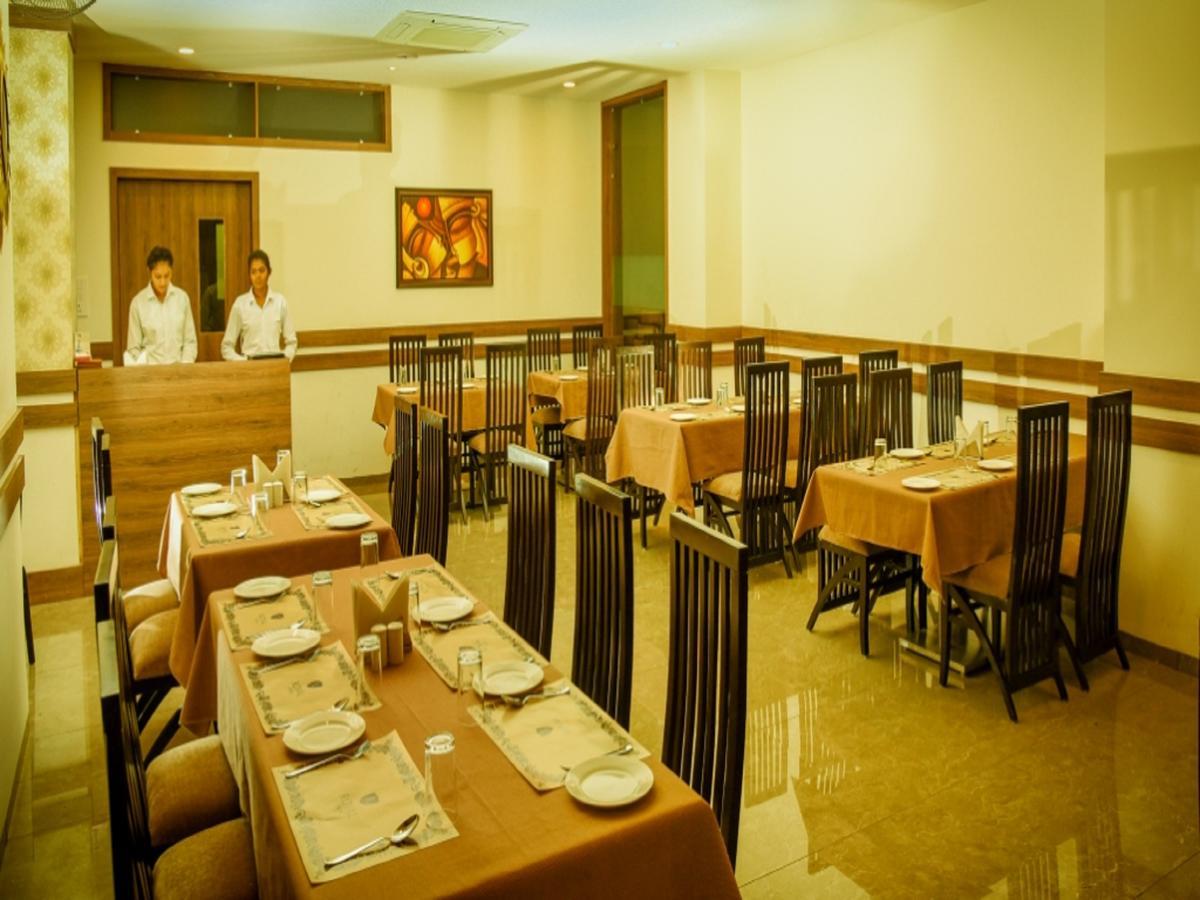 Royal Inn Khandwa Ngoại thất bức ảnh