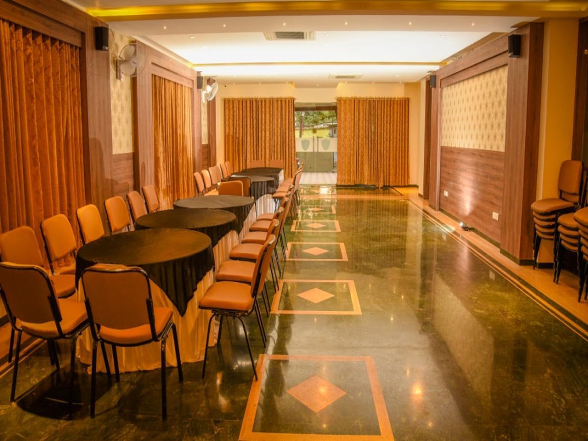 Royal Inn Khandwa Ngoại thất bức ảnh